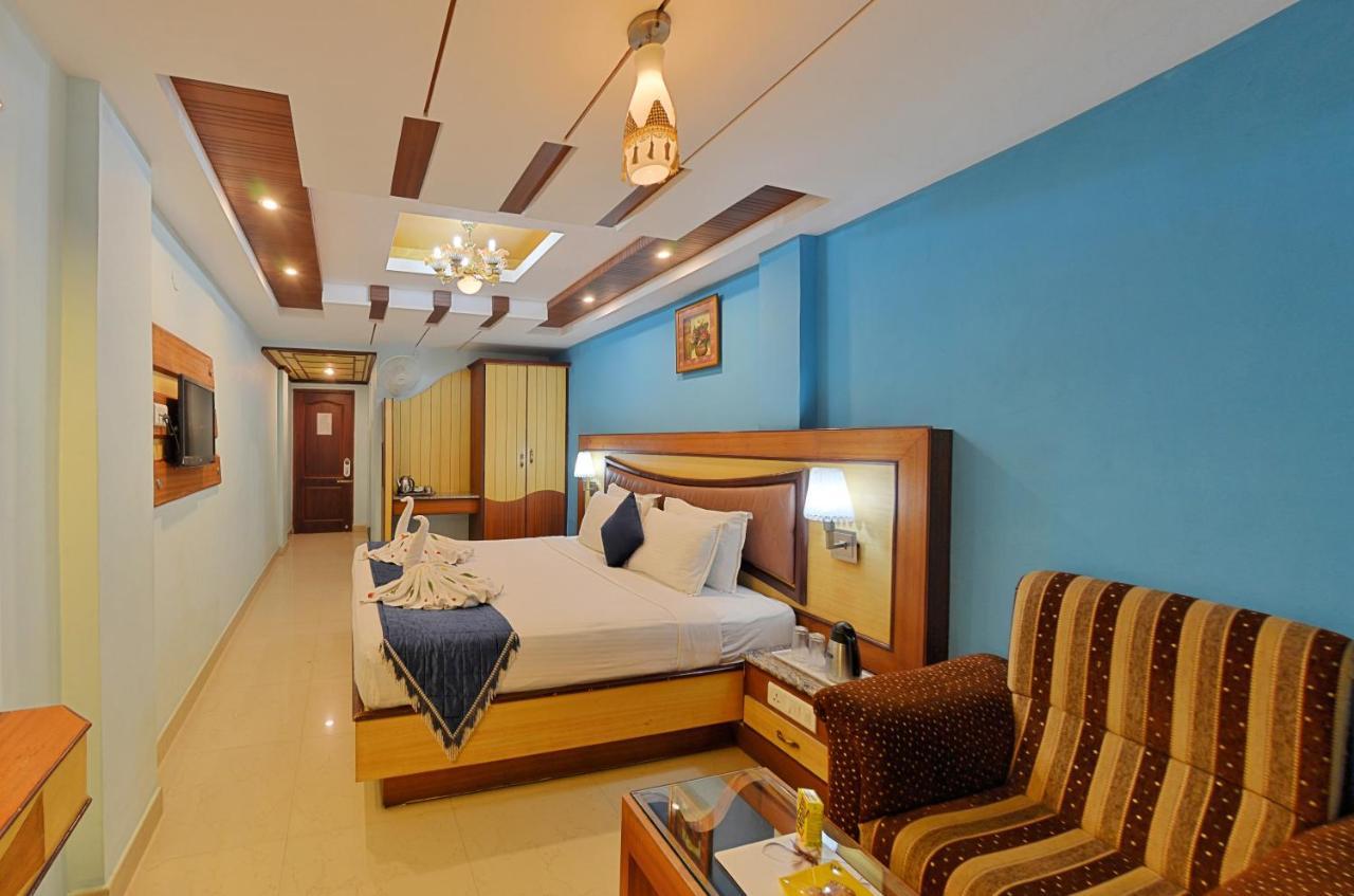 Hotel Ponmari Residencyy Ooty Exteriör bild