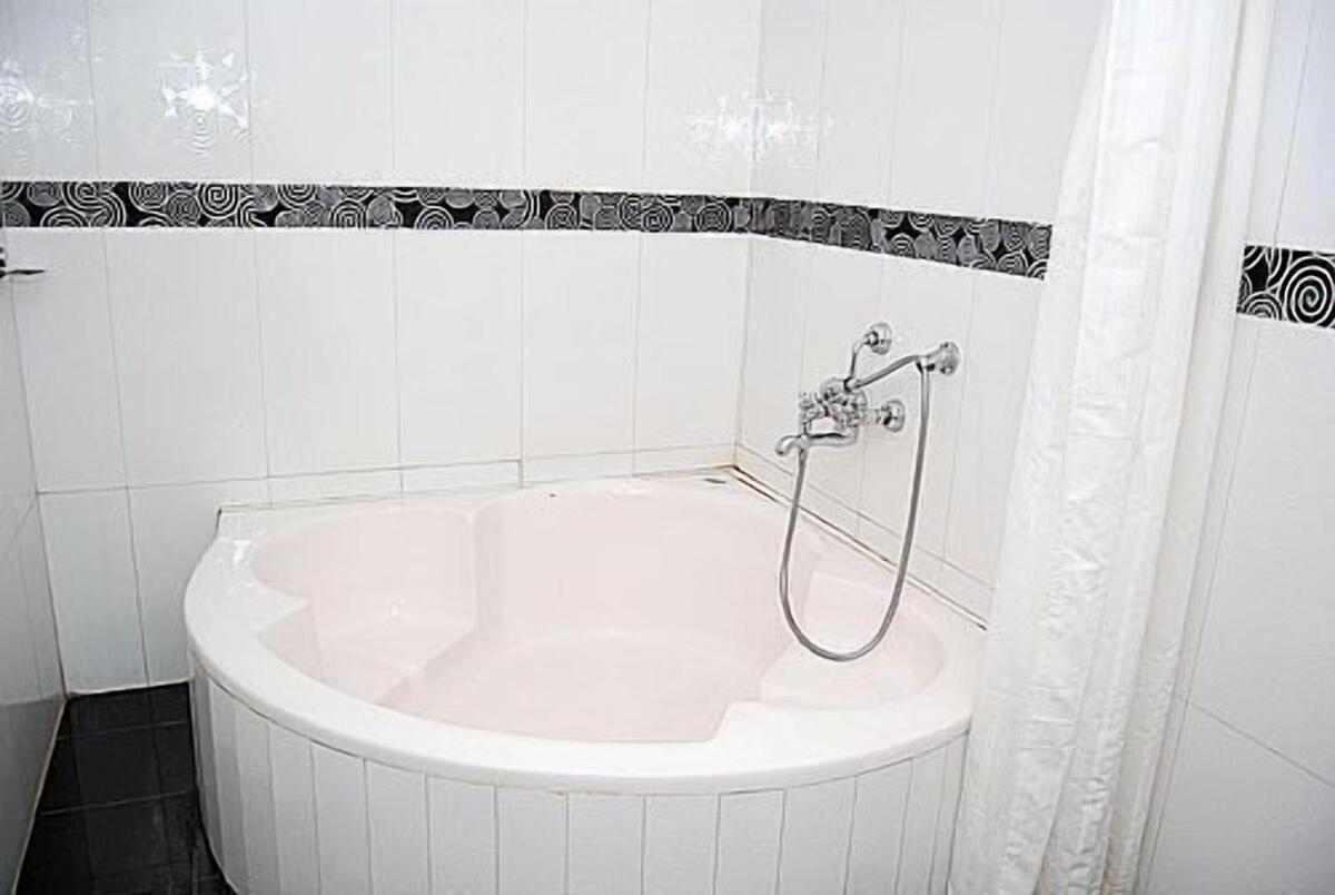 Ponmariresidency Hotell Ooty Exteriör bild